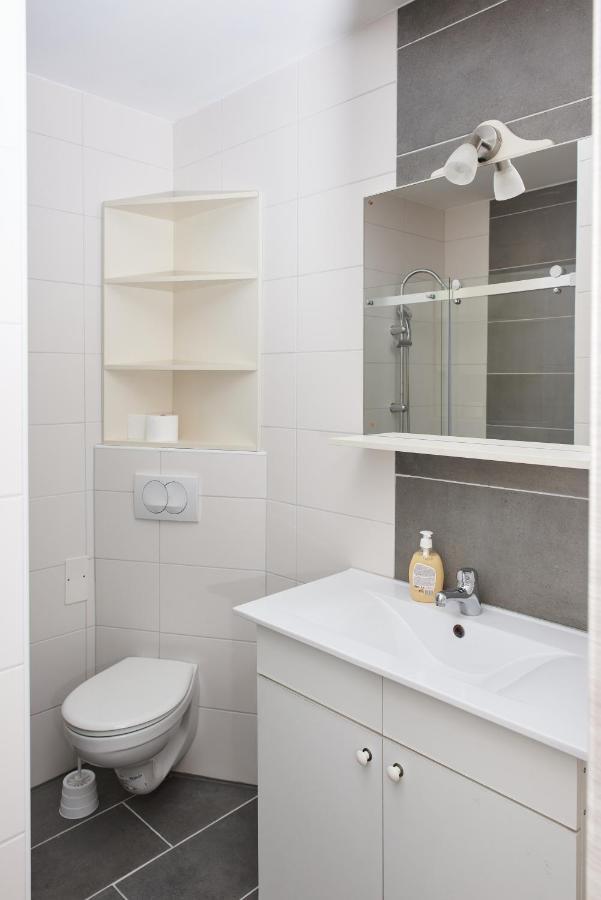 Sakota Family House Apartment Sremska Kamenica ภายนอก รูปภาพ